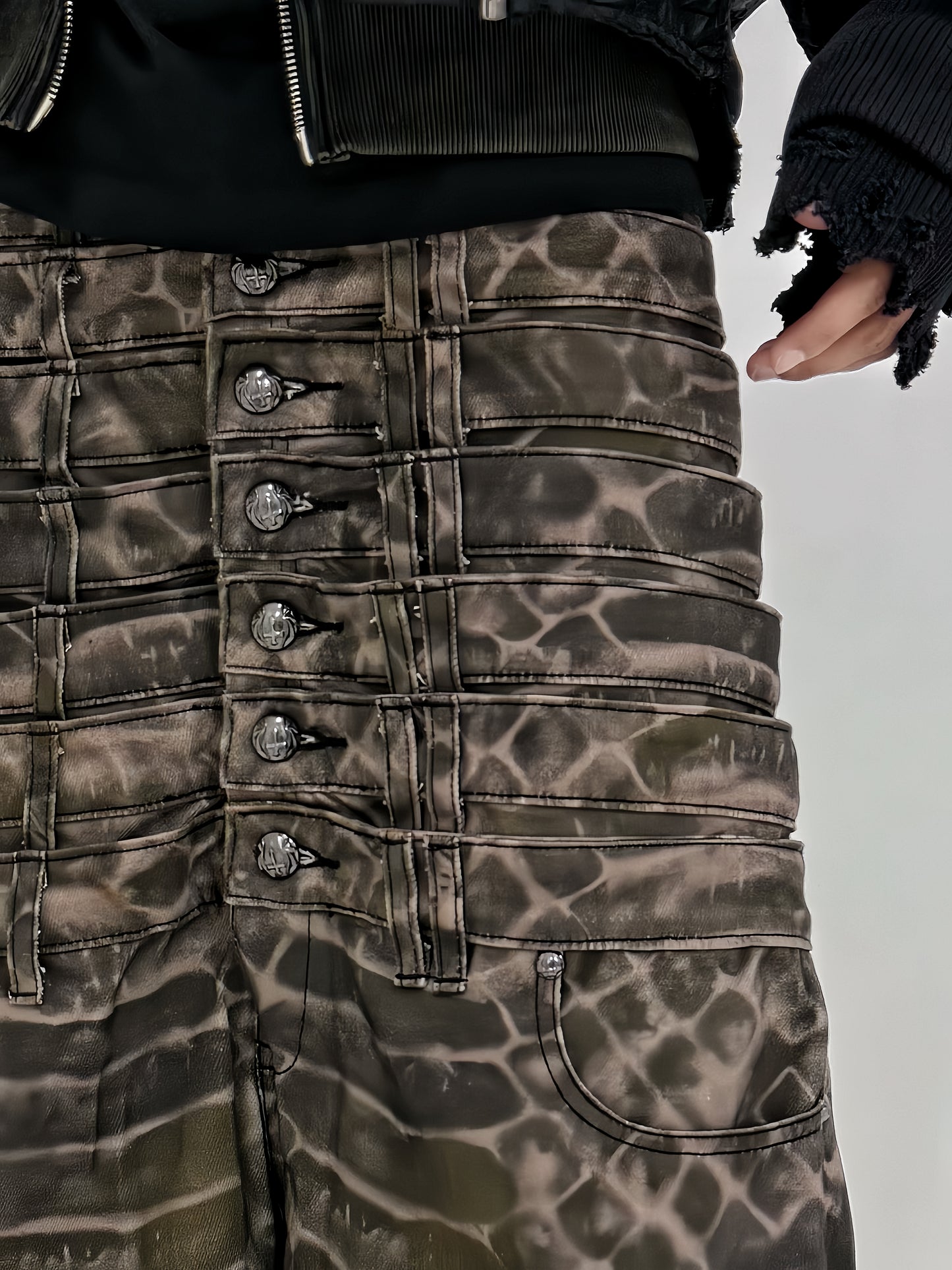 8 BACKS J-CUT PANTS (SNAKE EYES) (Pre-order 5 Weeks)