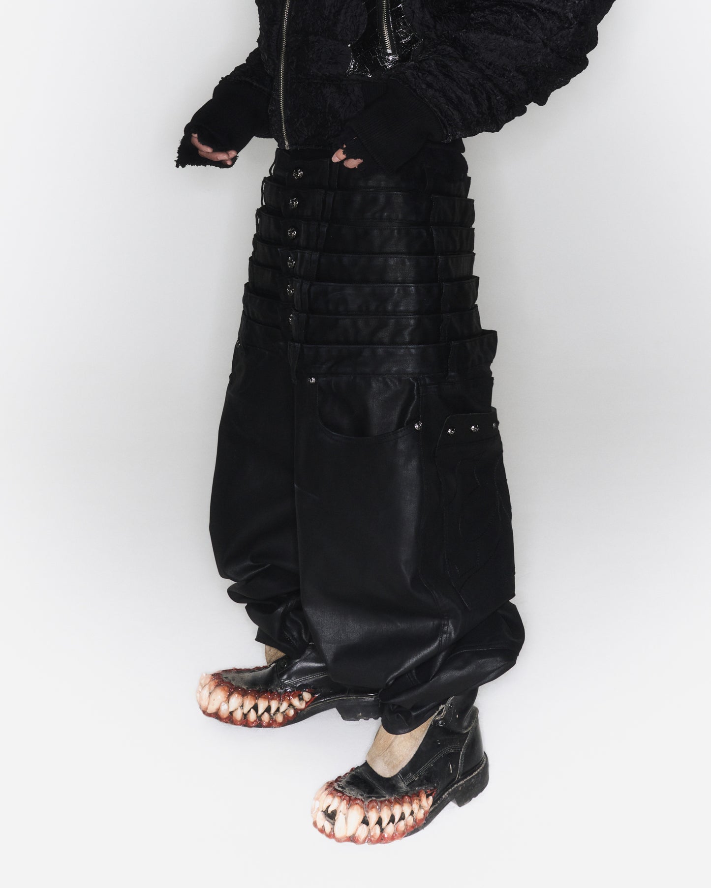8 Backs J-Cut Pants (Black) (Available)